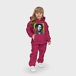 Детский костюм оверсайз Разноцветные дреды Боба Марли граффити, цвет: маджента — фото 2