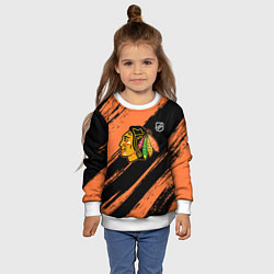 Свитшот детский Чикаго Блэкхокс - фон с оранжевыми потертостами, цвет: 3D-белый — фото 2