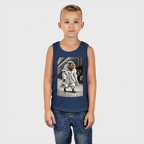 Детская майка Модный капибара манекенщик - дефиле животных / Тёмно-синий – фото 5