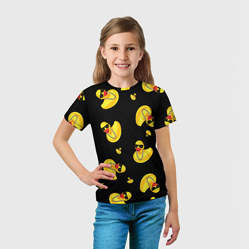Детская футболка Жёлтая уточка в в темных очках и цепочке на черном / 3D-принт – фото 5
