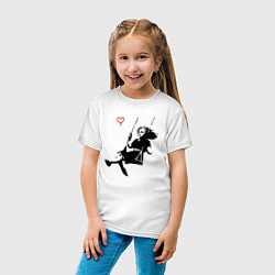 Футболка хлопковая детская Banksy - Бэнкси девочка на качелях, цвет: белый — фото 2