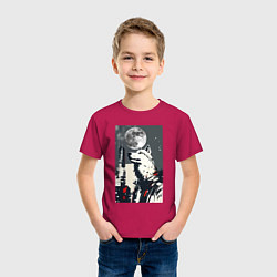 Футболка хлопковая детская Волк на фоне луны - мегаполис - нейросеть, цвет: маджента — фото 2