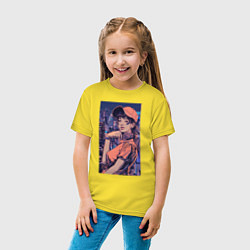 Футболка хлопковая детская Девушка в стиле аниме на фоне города неон, цвет: желтый — фото 2
