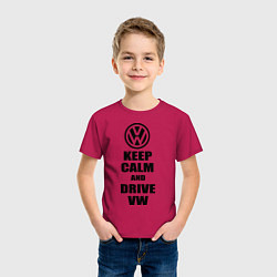 Футболка хлопковая детская Keep Calm & Drive VW, цвет: маджента — фото 2