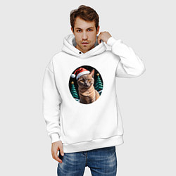 Толстовка оверсайз мужская Кот Бурманской породы в новогодней шапке, цвет: белый — фото 2