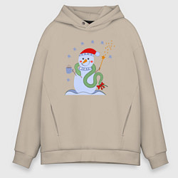 Толстовка оверсайз мужская Новогодний снеговик и змея, цвет: миндальный