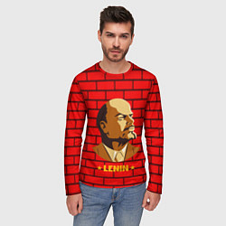 Лонгслив мужской Ленин: красная стена, цвет: 3D-принт — фото 2