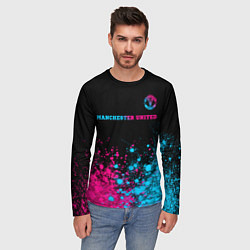Лонгслив мужской Manchester United - neon gradient: символ сверху, цвет: 3D-принт — фото 2