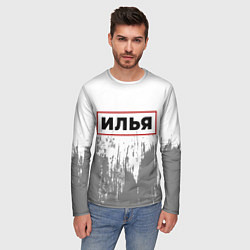 Лонгслив мужской Илья - в красной рамке на светлом, цвет: 3D-принт — фото 2