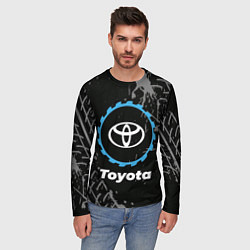 Лонгслив мужской Toyota в стиле Top Gear со следами шин на фоне, цвет: 3D-принт — фото 2