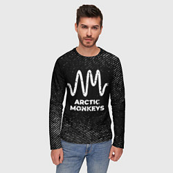 Лонгслив мужской Arctic Monkeys с потертостями на темном фоне, цвет: 3D-принт — фото 2