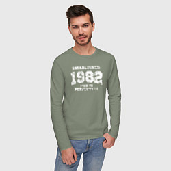 Лонгслив хлопковый мужской Основана в 1982 году доведено до совершенства, цвет: авокадо — фото 2