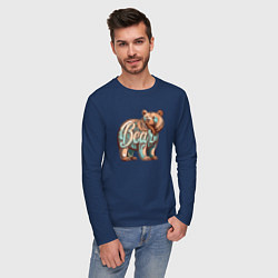Лонгслив хлопковый мужской Медведь с надписью, цвет: тёмно-синий — фото 2