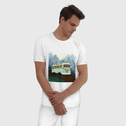 Пижама хлопковая мужская Машина и горы в путешествии, цвет: белый — фото 2