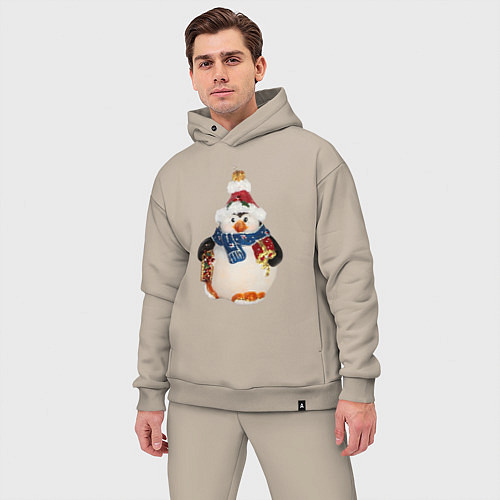 Мужской костюм оверсайз Пингвин в шарфе с подарками / Миндальный – фото 3