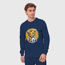 Костюм хлопковый мужской Львенок и футбольный мяч, цвет: тёмно-синий — фото 2