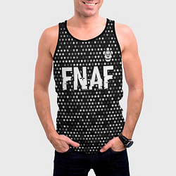 Майка-безрукавка мужская FNAF glitch на темном фоне: символ сверху, цвет: 3D-черный — фото 2