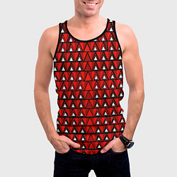 Майка-безрукавка мужская Узор из треугольников с чёрной обводкой красный, цвет: 3D-черный — фото 2