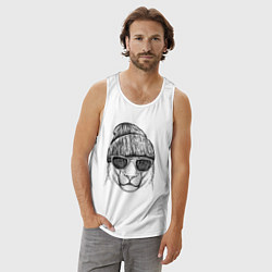 Майка мужская хлопок Львица в солнечных очках, цвет: белый — фото 2