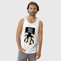 Майка мужская хлопок Гуси - не трогай мой телефон, цвет: белый — фото 2