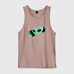 Майка мужская хлопок Взгляд инопланетянина через стекло, цвет: пыльно-розовый