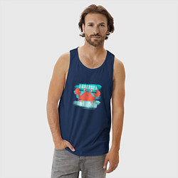 Майка мужская хлопок Симпатичный крабик и надпись, цвет: тёмно-синий — фото 2