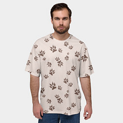 Футболка оверсайз мужская Бежевый паттерн лапки, цвет: 3D-принт — фото 2