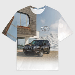 Мужская футболка оверсайз Тoyota Land Cruiser Prado у горного коттеджа Mount