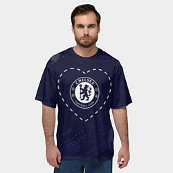 Футболка оверсайз мужская Лого Chelsea в сердечке на фоне мячей, цвет: 3D-принт — фото 2