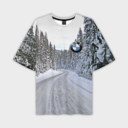 Мужская футболка оверсайз BMW - зимняя дорога через лес