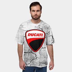 Футболка оверсайз мужская Ducati - потресканная земля, цвет: 3D-принт — фото 2