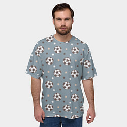 Футболка оверсайз мужская Футбольные мячи и звезды на голубом, цвет: 3D-принт — фото 2