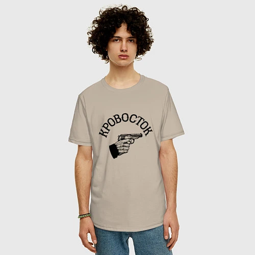 Мужская футболка оверсайз Кровосток: пистолет / Миндальный – фото 3