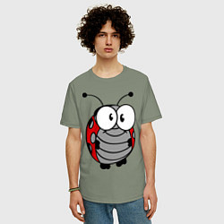Футболка оверсайз мужская Удивленная божья коровка, цвет: авокадо — фото 2