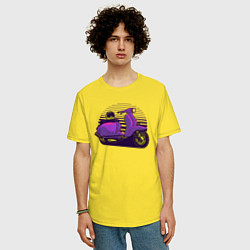 Футболка оверсайз мужская Фиолетовый мопед, цвет: желтый — фото 2