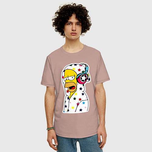 Мужская футболка оверсайз Гомер Симпсон в звёздном балахоне и в наушниках / Пыльно-розовый – фото 3