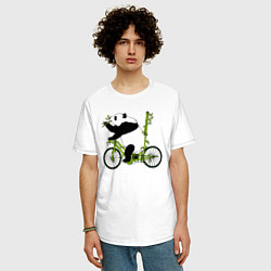 Футболка оверсайз мужская Панда на велосипеде с бамбуком, цвет: белый — фото 2