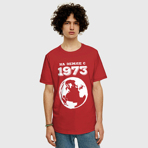 Мужская футболка оверсайз На Земле с 1973 с краской на темном / Красный – фото 3