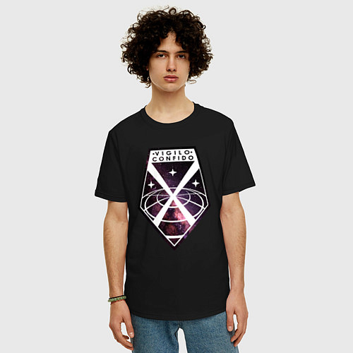 Мужская футболка оверсайз Vigilo confido space / Черный – фото 3