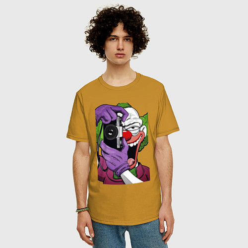 Мужская футболка оверсайз Krusty photographer / Горчичный – фото 3