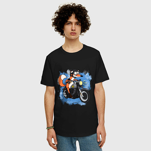 Мужская футболка оверсайз Лис на мотоцикле / Черный – фото 3