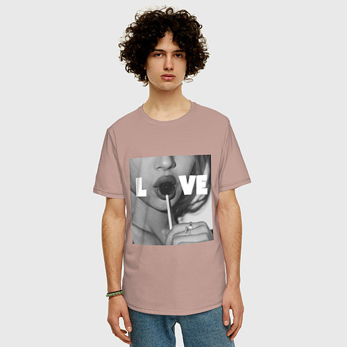 Мужская футболка оверсайз Непристойная девушка с чупа чупсом / Пыльно-розовый – фото 3