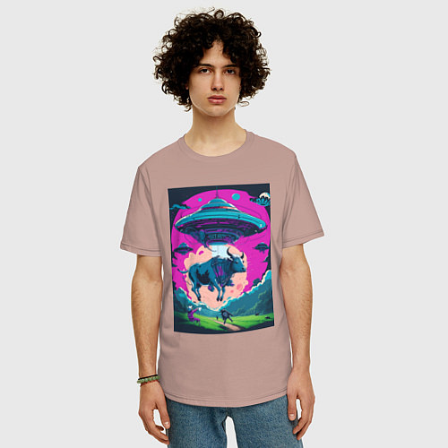 Мужская футболка оверсайз Похищение коровы пришельцами / Пыльно-розовый – фото 3