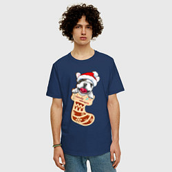Футболка оверсайз мужская Новогодний французский бульдог в колпаке и в носке, цвет: тёмно-синий — фото 2