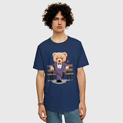 Футболка оверсайз мужская Плюшевый медвежонок на свидании, цвет: тёмно-синий — фото 2