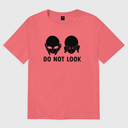 Футболка оверсайз мужская Черный пришелец - do not look, цвет: коралловый