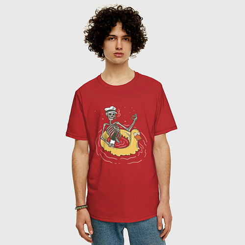 Мужская футболка оверсайз Скелет плавает на резиновой уточке / Красный – фото 3