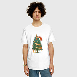 Футболка оверсайз мужская Новогодняя змея символ 2025 года на елке, цвет: белый — фото 2