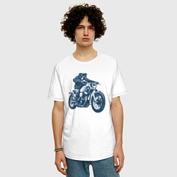 Футболка оверсайз мужская Ротвейлер байкер на мотоцикле чоппере, цвет: белый — фото 2