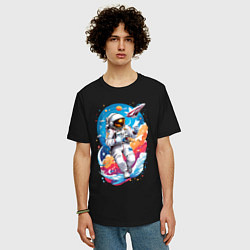 Футболка оверсайз мужская Космонавт в небе, цвет: черный — фото 2